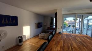 Chez Sofia T3 view port private parking and pool