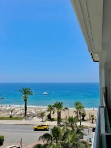 SA Apartments! Beachfront Apartment with Sea View & Pool - 4hvězdičkové hotely ve městě Alanya