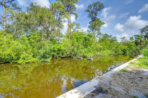 3 Mi to Naples Beach Luxurious Home with Pool!