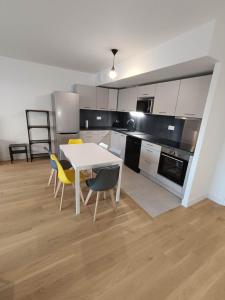 2min walk to metro, Newly Furnished 3 Bed Room, Gustave Roussy