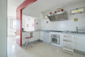 Villa with pool and sea view