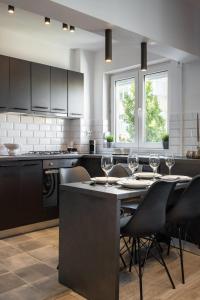 Artful & Light-Filled 2BR on Calea Victoriei - Prime Central Spot