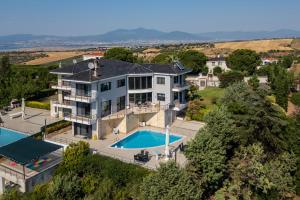 Villa Etheria Luxe