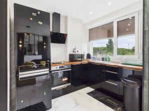 Appartements Panoramique du Bois de Vincennes a Paris, avec balcon terrasse : photos des chambres