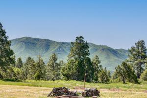 Mountain Escape Nestled in Quaint, Historic Mancos