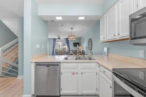 Costa Vista #20 near beach sleeps 8