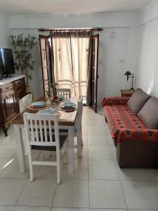 Cómodo departamento con vistas al río y la ciudad