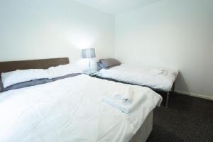 2 Bed Townhouse, Sleeps 5, Close to Manchester City Centre