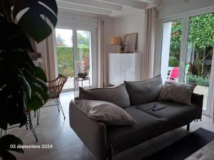 VILLA DE PLAIN PIED ET STUDIO CLIMATISES, AU CALME, 6 PERSONNES MAXIMUM A 7mn DU GOLF ET DE LA PLAGE