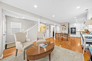 Cozy Retreat Near Downtown Lou and Attractions