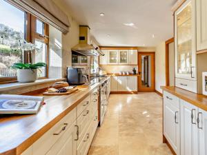 4 Bed in Llanidloes 95968