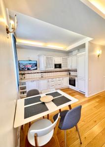 Old Town T8 SELF Check In