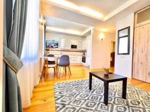 Old Town T8 SELF Check In