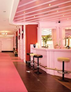 The Grand Arosa - Pop-Up Hotel Self Check-in