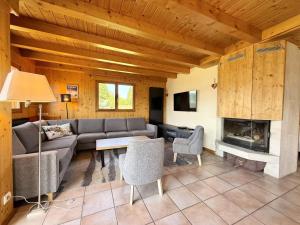 Chalets Chalet Cristal - Chalet de charme avec sauna et superbe vue sur le MOnt Charvin et les Aravis MAE-1154 : photos des chambres