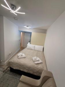 Room to rent in modern house,Central location