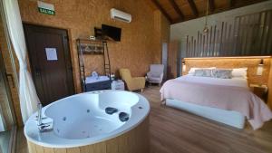 REMANSO DE TRASFONTAO Casa das Árbores & Bubble