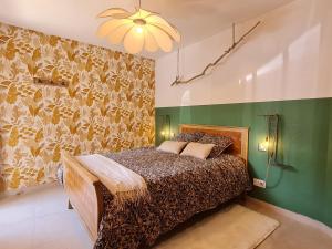 B&B / Chambres d'hotes Chambre d-hotes tranquille avec entree independante et parking a Ormes-et-Ville - FR-1-584-382 : photos des chambres