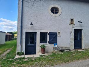 B&B / Chambres d'hotes Chambre d-hotes tranquille avec entree independante et parking a Ormes-et-Ville - FR-1-584-382 : photos des chambres