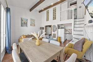 2 Bedrooms sea view in Le Suquet