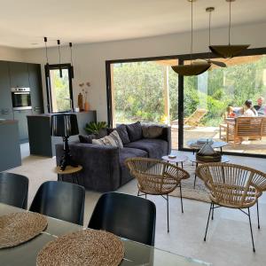 Villas La Villa Genevieve, Maison 6 personnes avec piscine : photos des chambres