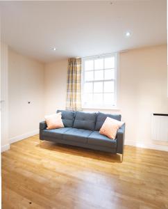 Cozy 2BR 2BATH Apt in Central Ipswich - Sleeps 6 & Prime Location