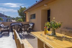 Holiday home in Bribir 39440