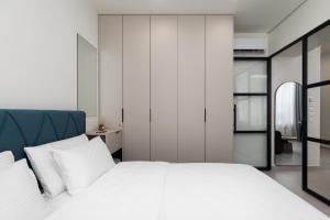 LY Sapphire Suite City Center