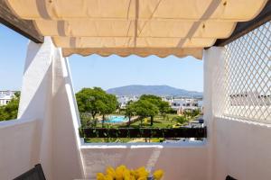 Penthouse Sleeps 4 with Rooftop Terrace