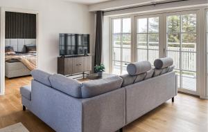 Cozy Apartment In Blokhus With Wifi