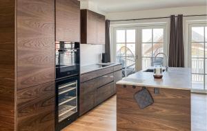 Cozy Apartment In Blokhus With Wifi