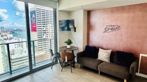 Huge Studio POOL & GYM - Explore Miamis Heat