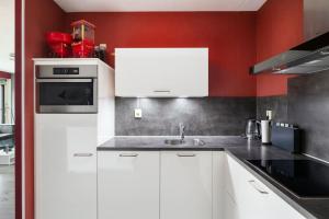 A Cozy and Nice Furnished Room in Shared Modern Apartment