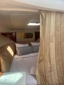 Sea Bloom II - Night in a Fancy Speedboat