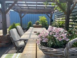 The Orchard Hideaway