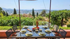 Villas Exceptional Provencal villa : photos des chambres