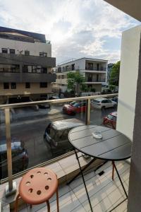 Downtown Urban Studio w Balcony Vol 1