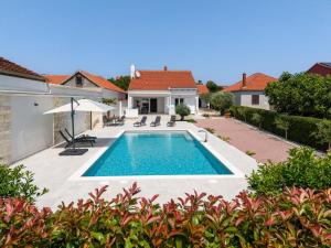 Villa 65 Large 55m2 Private Heated Pool Peaceful Escape