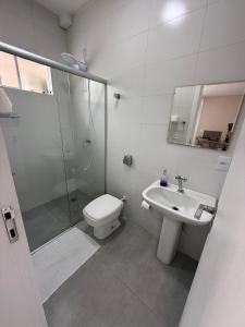 AP frente à praça bem localizado