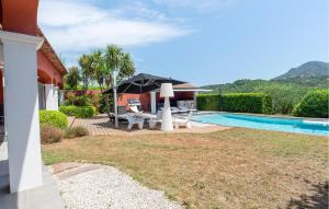 Maisons de vacances Gorgeous Home In Les Adrets-De-L-estere : photos des chambres