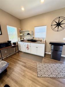 The studio apartment in Clairemont - New AC unit