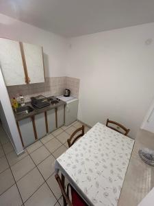 Apartments with parking space Jezera, Murter - 5107