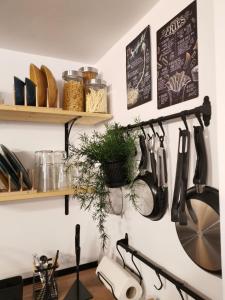 Tiny Hideaway - Charming Studio by Sea Garden