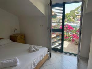 Apartments by the sea Zaklopatica, Lastovo - 13214