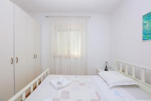 Family-friendly apartments with swimming pool Biograd na Moru, Biograd - 23754