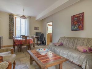 Maisons de vacances Farmhouse in Giroux near Forest & Lake, cleaning included : photos des chambres