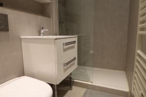 Central Paris apartment with Eiffel Tower view