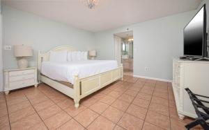 Phoenix I 1071 condo