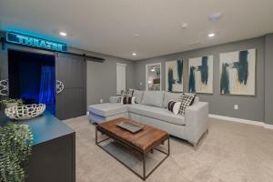 Luxurious 8 Bedroom 5 Bathroom Arcade & Theatre