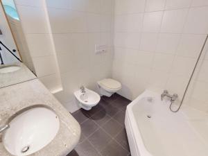 Spacieux 3P dans palace calme, vue mer à Menton - FR-1-196-385